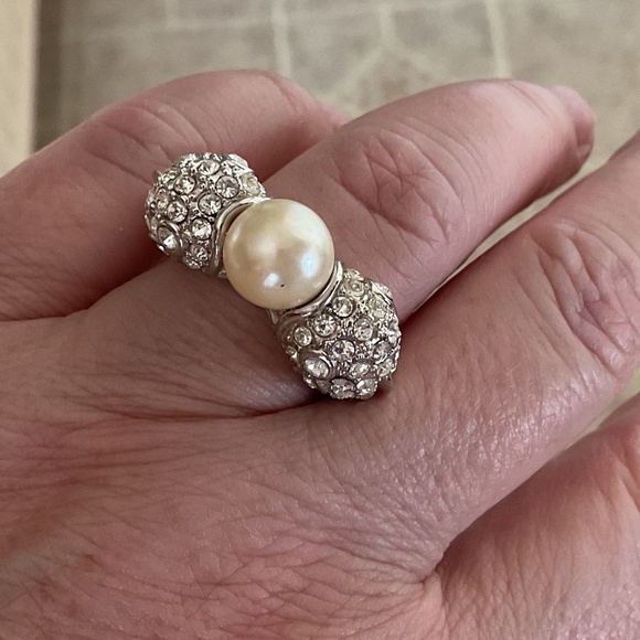 Jewelry - NWOT Custom Made Jewelry Silver Coat Faux Pearl Crystals Ring Size US 8